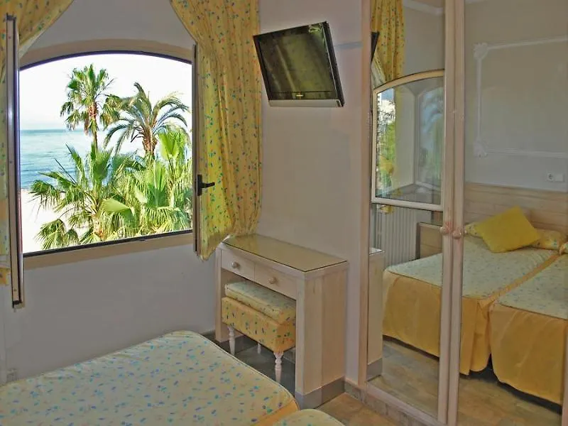 Hotel Celimar Sitges 3*,