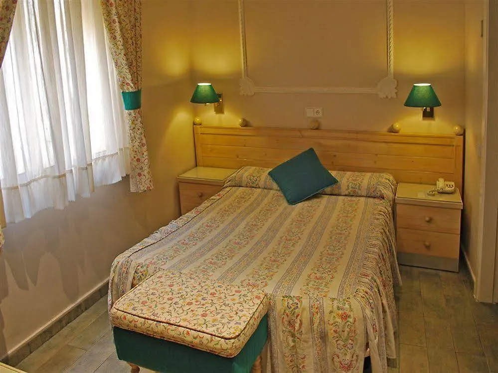 Hotel Celimar Сиджес